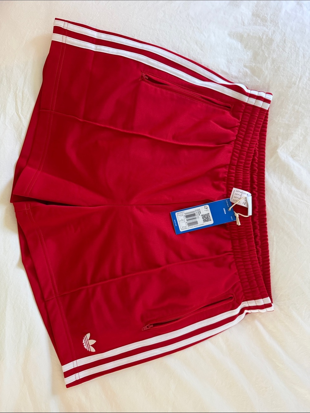 BNWT Adidas originals women’s track shorts - Picture 3 of 5